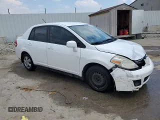2011 Nissan Versa S z VIN 3N1BC1AP6BL449094, wystawiony jako Copart lot #62844835 z przebiegiem 166 749 mil mil oraz Szkoda całkowita • Salvage title. Historia ofert i sprzedaży dostępna na DreamBid. Obrazek 4.