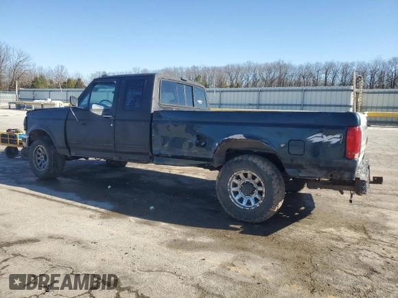 1993 Ford F-250 z VIN 1FTHX25C5PKB75016, wystawiony jako Copart lot #47947095 z przebiegiem 302 553 mil mil oraz Szkoda całkowita • Salvage title. Historia ofert i sprzedaży dostępna na DreamBid. Obrazek 2.