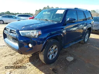 2020 Toyota 4Runner SR5 with VIN JTEBU5JR8L5777990, listed as a IAAI auction lot 41582185 with 37,862 mi miles and . Bid and sale history available at DreamBid. Image 2.