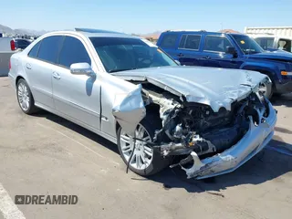 2007 Mercedes-Benz E-Class 3.5L with VIN WDBUF56X07B174780, listed as a IAAI auction lot 42007204 with 150,527 mi miles. Bid and sale history available at carsss.com. Image 1.
