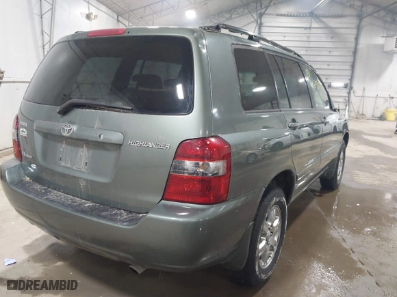 2006 Toyota Highlander w/3rd Row with VIN JTEEP21A460153635, listed as a IAAI auction lot 41618056 with 136,204 mi miles. Bid and sale history available at carsss.com. Image 4.