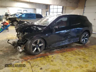 2022 BMW iX xDrive50 with VIN WB523CF05NCJ77119, listed as a Copart auction lot 88254335 with 18,945 mi miles and Salvage Title. Bid and sale history available at carsss.com. Image 1.