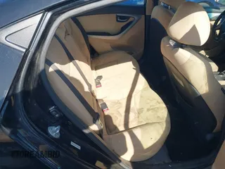 2013 Hyundai Elantra GLS z VIN KMHDH4AEXDU933572, wystawiony jako IAAI lot #42394567 z przebiegiem Nie podano mil oraz . Historia ofert i sprzedaży dostępna na DreamBid. Obrazek 8.
