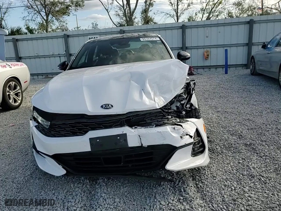 2021 Kia K5 GT-Line with VIN 5XXG64J20MG050616, listed as a Copart auction lot 80384574 with 42,125 mi miles and Salvage Title. Bid and sale history available at carsss.com. Image 11.