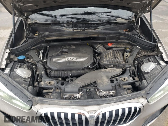 2021 BMW X1 xDrive28i z VIN WBXJG9C03M5U47126, wystawiony jako Copart lot #52113955 z przebiegiem 69 284 mil mil oraz Szkody całkowita. Historia ofert i sprzedaży dostępna na DreamBid. Obrazek 12.