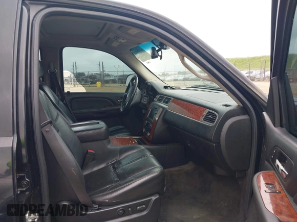 2008 Chevrolet Suburban LTZ with VIN 1GNFK163X8R216285, listed as a IAAI auction lot 41726057 with 1 mi miles. Bid and sale history available at carsss.com. Image 5.