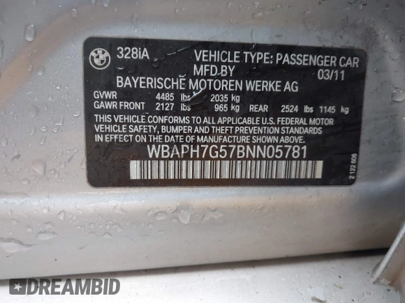 2011 BMW 3 Series 328i with VIN WBAPH7G57BNN05781, listed as a IAAI auction lot 41550247 with 171,356 mi miles. Bid and sale history available at carsss.com. Image 9.