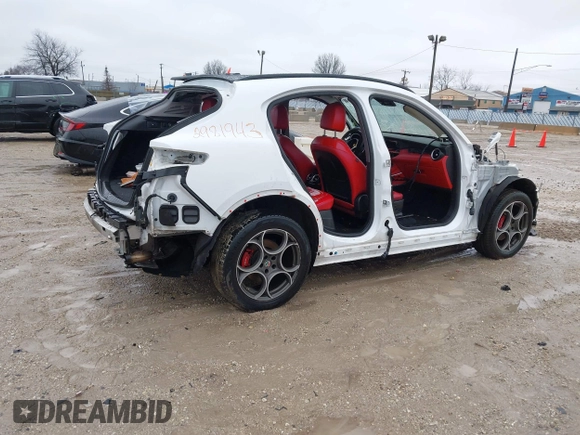 2019 Alfa Romeo Stelvio z VIN ZASPAKAN8K7C38424, wystawiony jako IAAI lot #41476001 z przebiegiem Nie podano mil oraz . Historia ofert i sprzedaży dostępna na DreamBid. Obrazek 4.
