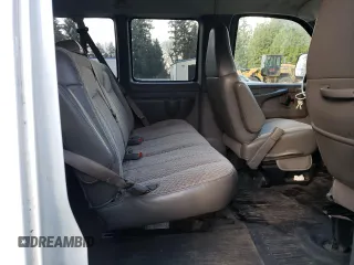 2005 Chevrolet Express Passenger with VIN 1GAHG35U551121466, listed as a Copart auction lot 80658034 with 84,598 mi miles and Salvage title. Bid and sale history available at DreamBid. Image 11.