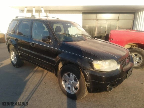 2007 Ford Escape Limited with VIN 1FMCU04147KA92387, listed as a IAAI auction lot 37323827 with 221,468 mi miles. Bid and sale history available at carsss.com. Image 1.