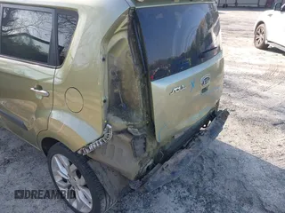 2011 Kia Soul + with VIN KNDJT2A26B7281206, listed as a IAAI auction lot 41919876 with 213,970 mi miles. Bid and sale history available at carsss.com. Image 6.