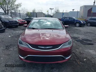 2015 Chrysler 200 Limited z VIN 1C3CCCAB7FN662177, wystawiony jako IAAI lot #42032768 z przebiegiem 64 570 mil mil oraz . Historia ofert i sprzedaży dostępna na DreamBid. Obrazek 12.