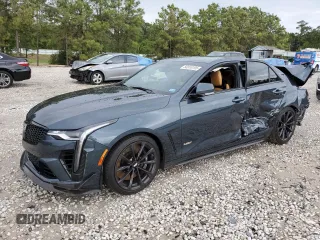 2022 Cadillac CT4-V Blackwing z VIN 1G6DL5RP7N0260007, wystawiony jako Copart lot #50910795 z przebiegiem 22 550 mil mil oraz Szkody całkowita. Historia ofert i sprzedaży dostępna na DreamBid. Obrazek 1.