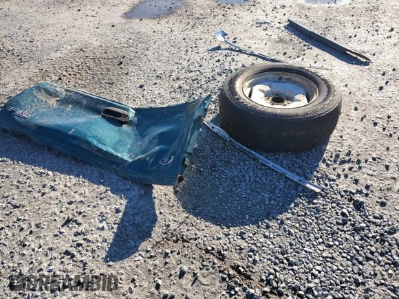 1998 Ford F-150 with VIN 1FTZF18W1WNA35212, listed as a Copart auction lot 45361785 with 227,735 mi miles and Salvage title. Bid and sale history available at DreamBid. Image 14.
