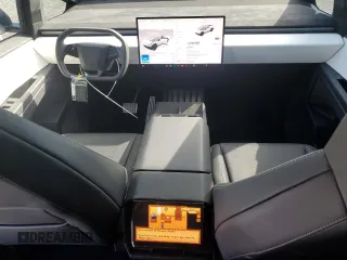 2024 Tesla Cybertruck Cyberbeast z VIN 7G2CEHEE0RA031839, wystawiony jako Copart lot #45773575 z przebiegiem 7133 mil mil oraz Szkody całkowita. Historia ofert i sprzedaży dostępna na DreamBid. Obrazek 8.