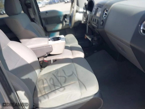 2008 Ford F-150 XLT with VIN 1FTPW12V58FA30390, listed as a IAAI auction lot 41718134 with 220,448 mi miles. Bid and sale history available at carsss.com. Image 5.
