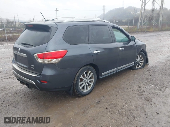 2014 Nissan Pathfinder SV with VIN 5N1AR2MM2EC607490, listed as a IAAI auction lot 42015773 with 139,905 mi miles. Bid and sale history available at carsss.com. Image 4.