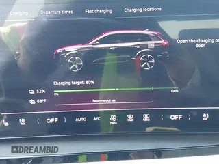 2025 Audi Q6 e-tron Premium Plus z VIN WA124BGFXSA019441, wystawiony jako IAAI lot #41838548 z przebiegiem 138 mil mil oraz . Historia ofert i sprzedaży dostępna na DreamBid. Obrazek 18.
