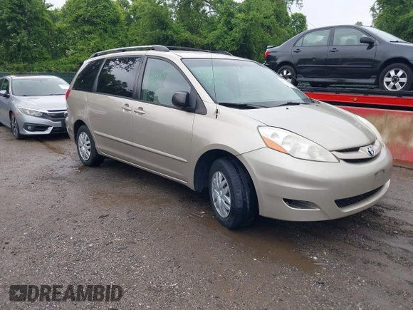 2008 Toyota Sienna CE z VIN 5TDZK23C88S141135, wystawiony jako IAAI lot #42272852 z przebiegiem 241 336 mil mil oraz . Historia ofert i sprzedaży dostępna na DreamBid. Obrazek 1.