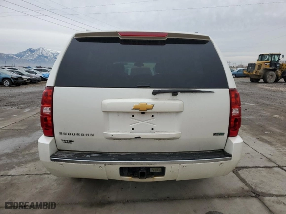 2012 Chevrolet Suburban LTZ with VIN 1GNSKKE70CR179507, listed as a Copart auction lot 85069214 with 206,167 mi miles and Salvage Title. Bid and sale history available at carsss.com. Image 6.