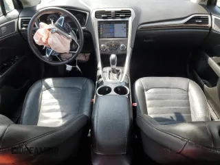 2013 Ford Fusion SE z VIN 3FA6P0H99DR331616, wystawiony jako Copart lot #61026595 z przebiegiem 179 135 mil mil oraz Szkoda całkowita • Salvage title. Historia ofert i sprzedaży dostępna na DreamBid. Obrazek 8.