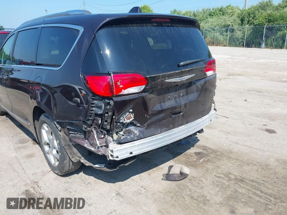 2018 Chrysler Pacifica Touring L Plus with VIN 2C4RC1EG2JR314847, listed as a IAAI auction lot 42716082 with 92,544 mi miles and . Bid and sale history available at DreamBid. Image 6.