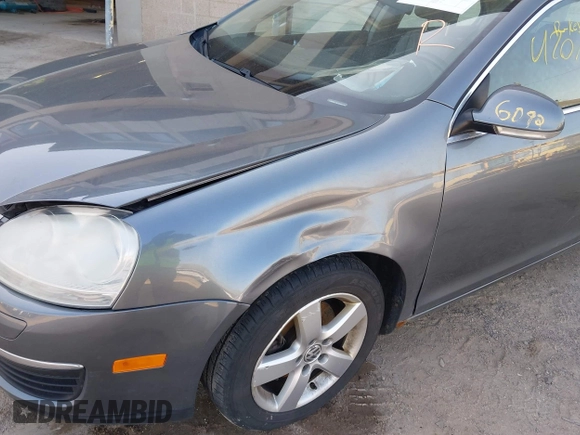 2008 Volkswagen Jetta SE with VIN 3VWRM71K78M027691, listed as a IAAI auction lot 42076092 with Not provided miles and . Bid and sale history available at DreamBid. Image 6.