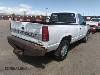 1988 Chevrolet Silverado 1500 with VIN 1GCDK14K5JZ330081, listed as a IAAI auction lot 42046482 with 74,166 mi miles and . Bid and sale history available at DreamBid. Image 4.
