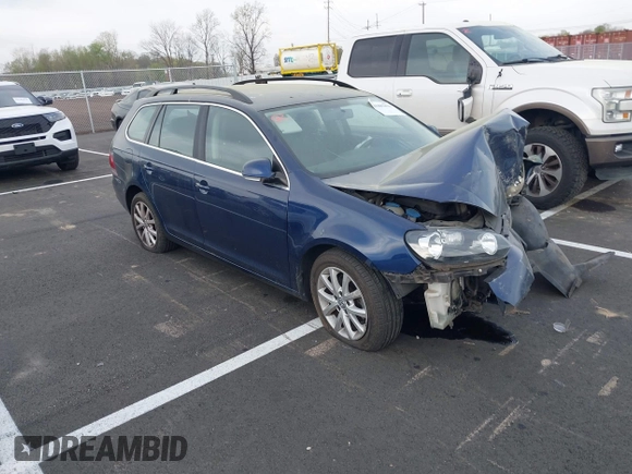 2013 Volkswagen Jetta SportWagen SE w/Sunroof with VIN 3VWPP7AJ7DM670509, listed as a IAAI auction lot 41887876 with 1 mi miles. Bid and sale history available at carsss.com. Image 1.