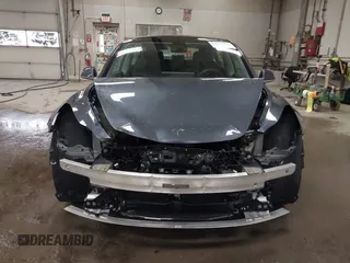 2020 Tesla Model 3 Long Range z VIN 5YJ3E1EB0LF800804, wystawiony jako IAAI lot #42137223 z przebiegiem 52 482 mil mil oraz . Historia ofert i sprzedaży dostępna na DreamBid. Obrazek 13.
