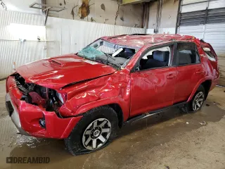 2020 Toyota 4Runner SR5 with VIN JTEBU5JR3L5775533, listed as a Copart auction lot 75558263 with 105,926 mi miles and Salvage Title. Bid and sale history available at carsss.com. Image 1.