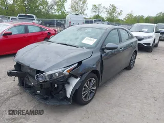 2024 Kia Forte LXS z VIN 3KPF24AD8RE754569, wystawiony jako IAAI lot #42220973 z przebiegiem 36 854 mil mil oraz . Historia ofert i sprzedaży dostępna na DreamBid. Obrazek 17.