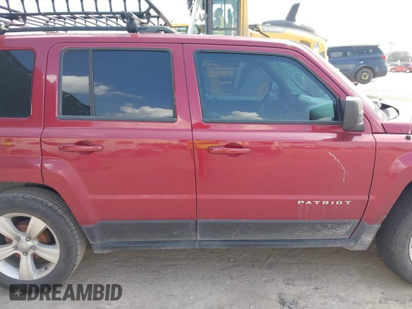 2014 Jeep Patriot Latitude z VIN 1C4NJPFB1ED859456, wystawiony jako IAAI lot #42471828 z przebiegiem 66 233 mil mil oraz . Historia ofert i sprzedaży dostępna na DreamBid. Obrazek 13.