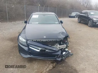 2018 Mercedes-Benz C 300 with VIN 55SWF4KB3JU246606, listed as a IAAI auction lot 41844444 with 39,687 mi miles and . Bid and sale history available at carsss.com. Image 12.