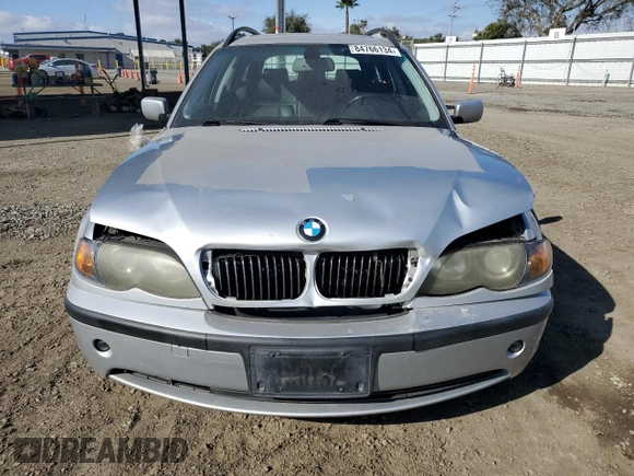 2004 BMW 3 Series 325xi with VIN WBAEP334X4PF04053, listed as a Copart auction lot 84766134 with 260,954 mi miles and Salvage Title. Bid and sale history available at carsss.com. Image 5.