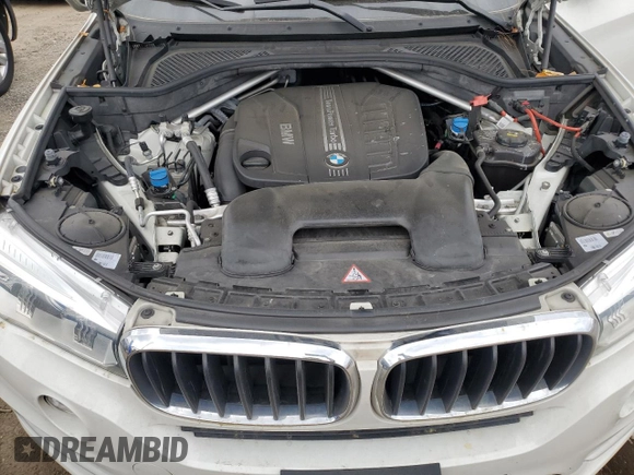 2015 BMW X5 xDrive35d z VIN 5UXKS4C59F0N08203, wystawiony jako Copart lot #54010775 z przebiegiem 99 425 mil mil oraz Szkoda całkowita • Salvage title. Historia ofert i sprzedaży dostępna na DreamBid. Obrazek 12.