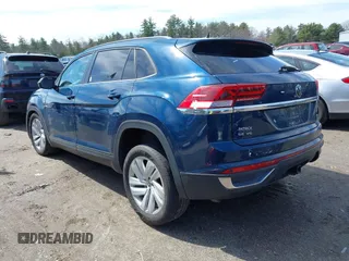 2022 Volkswagen Atlas SE z VIN 1V2HE2CA4NC220203, wystawiony jako IAAI lot #41982896 z przebiegiem 61 989 mil mil oraz . Historia ofert i sprzedaży dostępna na DreamBid. Obrazek 3.
