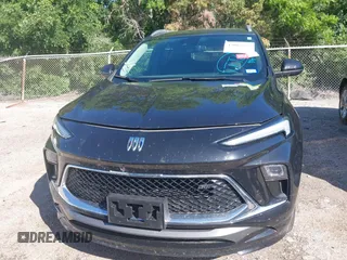 2024 Buick Encore GX Sport Touring z VIN KL4AMDSL3RB083426, wystawiony jako IAAI lot #42067872 z przebiegiem 45 504 mil mil oraz . Historia ofert i sprzedaży dostępna na DreamBid. Obrazek 12.