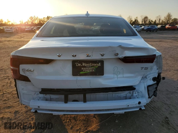 2021 Volvo S60 Momentum with VIN 7JR102FZ0MG118375, listed as a Copart auction lot 84476714 with 37,168 mi miles and Salvage Title. Bid and sale history available at carsss.com. Image 6.