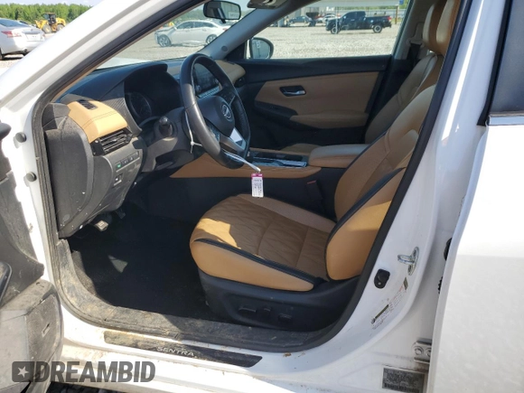 2024 Nissan Sentra SV z VIN 3N1AB8CV9RY216004, wystawiony jako Copart lot #54932505 z przebiegiem 60 872 mil mil oraz Szkoda całkowita • Salvage title. Historia ofert i sprzedaży dostępna na DreamBid. Obrazek 7.