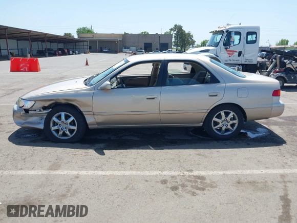 2001 Toyota Camry CE with VIN JT2BG22K910605420, listed as a IAAI auction lot 42109747 with 89,426 mi miles and . Bid and sale history available at DreamBid. Image 14.