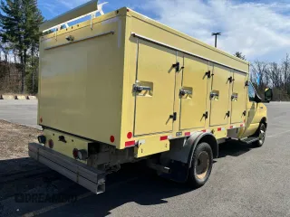 2019 Ford Econoline Commercial with VIN 1FDXE4FS9KDC57732, listed as a Copart auction lot 53401695 with 98,255 mi miles and Clean Title. Bid and sale history available at carsss.com. Image 4.
