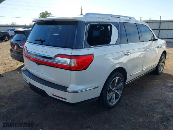2019 Lincoln Navigator Reserve with VIN 5LMJJ2LT2KEL09194, listed as a IAAI auction lot 40900152 with 117,272 mi miles. Bid and sale history available at carsss.com. Image 4.