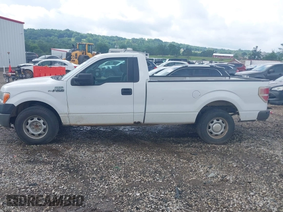 2013 Ford F-150 XL z VIN 1FTMF1CMXDKG28081, wystawiony jako IAAI lot #42404005 z przebiegiem 287 414 mil mil oraz . Historia ofert i sprzedaży dostępna na DreamBid. Obrazek 14.