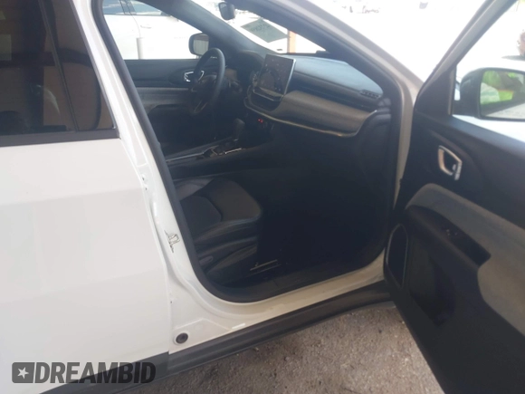 2024 Jeep Compass Latitude with VIN 3C4NJDBN3RT117560, listed as a IAAI auction lot 42732859 with 34,412 mi miles and . Bid and sale history available at DreamBid. Image 5.