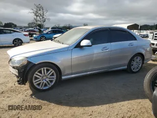 2008 Mercedes-Benz C 300 Sport z VIN WDDGF54XX8F041333, wystawiony jako Copart lot #50653295 z przebiegiem 47 152 mil mil oraz Szkoda całkowita • Salvage title. Historia ofert i sprzedaży dostępna na DreamBid. Obrazek 1.
