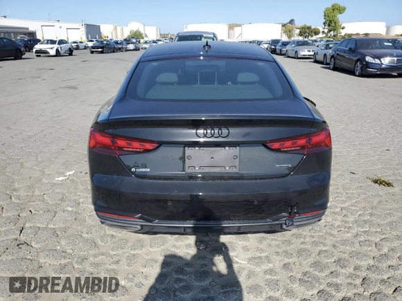 2024 Audi A5 Sportback S line Premium z VIN WAUDACF58RA084690, wystawiony jako Copart lot #60849475 z przebiegiem Nie podano mil oraz Szkoda całkowita • Salvage title. Historia ofert i sprzedaży dostępna na DreamBid. Obrazek 6.