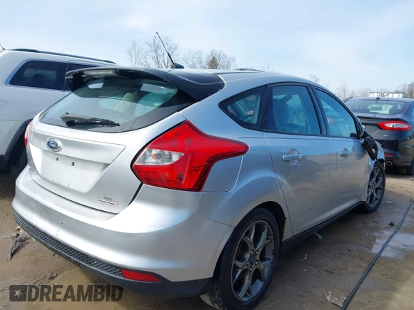2013 Ford Focus SE with VIN 1FADP3K27DL203880, listed as a IAAI auction lot 41951733 with 131,880 mi miles. Bid and sale history available at carsss.com. Image 4.