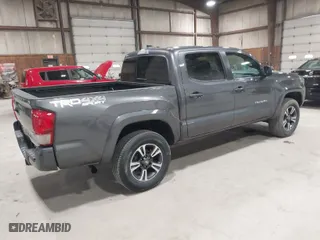2017 Toyota Tacoma SR5 with VIN 5TFCZ5AN6HX111116, listed as a IAAI auction lot 42054764 with 103,107 mi miles. Bid and sale history available at carsss.com. Image 4.