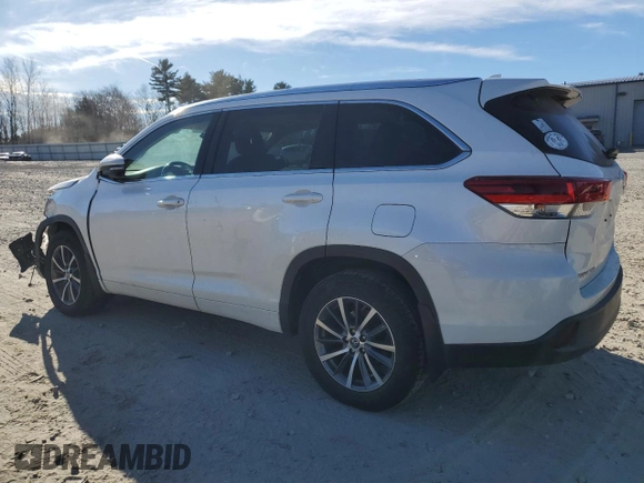 2017 Toyota Highlander XLE with VIN 5TDJZRFH2HS472351, listed as a Copart auction lot 87500745 with 82,955 mi miles and Salvage title. Bid and sale history available at DreamBid. Image 2.